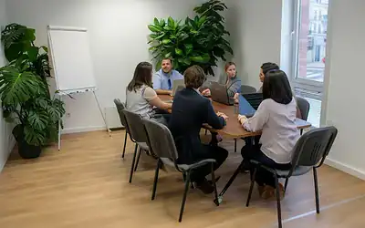 Tárgyaló bérlés Balatonfüreden – Kinek és mikor éri meg?